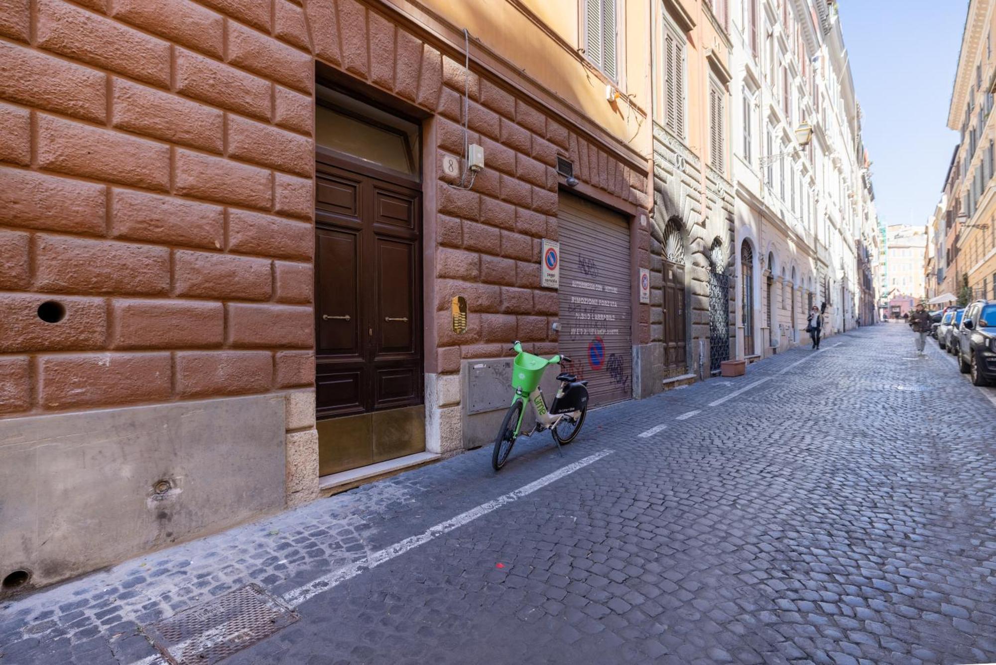 Lovely Studio Apartment - Capocci Rome Luaran gambar